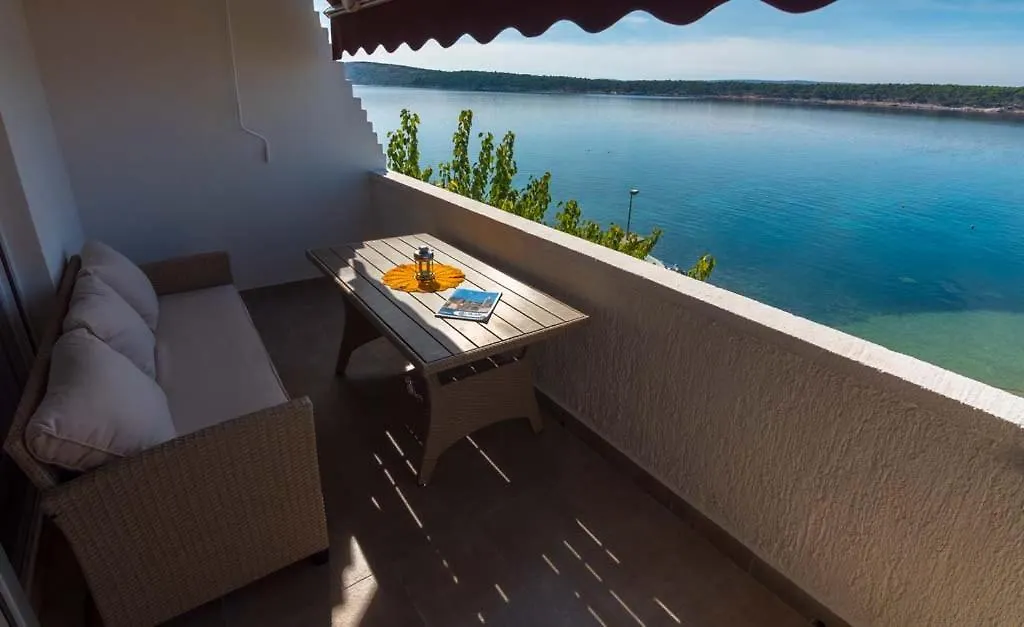 Oaza Planjke - Apartman Dora Rab Town